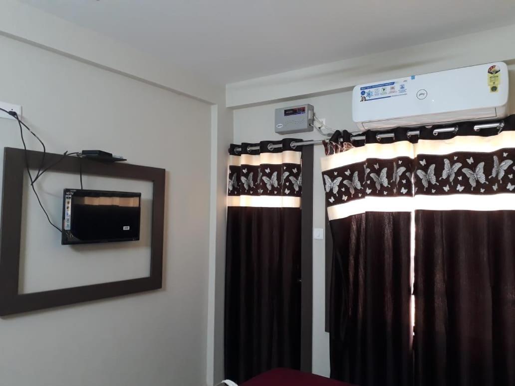 Goroomgo Hotel Uk Palace Puri Exterior photo